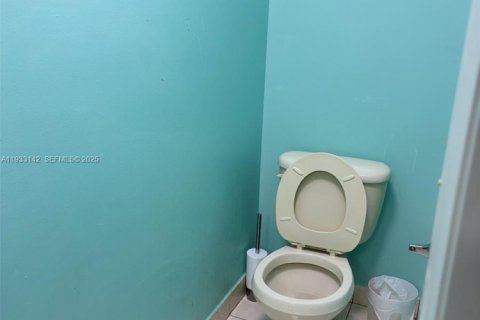 Adosado en alquiler en Hialeah, Florida, 4 dormitorios, 159.79 m2 № 1992230 - foto 29