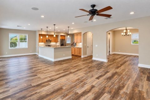 House in Orlando, Florida 4 bedrooms, 296.27 sq.m. № 2398424 - photo 9