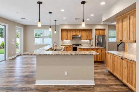 House in Orlando, Florida 4 bedrooms, 296.27 sq.m. № 2398424 - photo 6