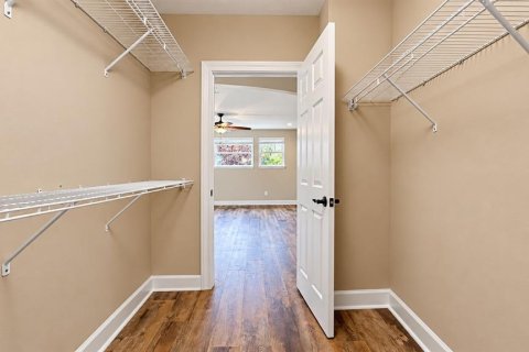 House in Orlando, Florida 4 bedrooms, 296.27 sq.m. № 2398424 - photo 28
