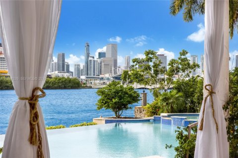 Снять в аренду виллу или дом в Майами-Бич, Флорида 10 спален, 1017.93м2, № 2050657 - фото 4