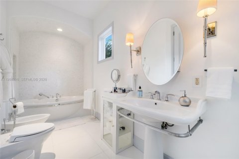 Снять в аренду виллу или дом в Майами-Бич, Флорида 10 спален, 1017.93м2, № 2050657 - фото 28