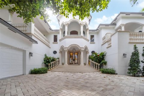 Снять в аренду виллу или дом в Майами-Бич, Флорида 10 спален, 1017.93м2, № 2050657 - фото 2