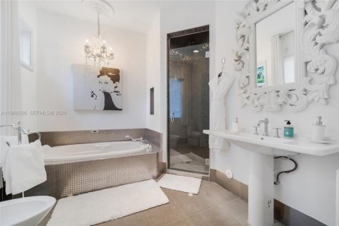 Снять в аренду виллу или дом в Майами-Бич, Флорида 10 спален, 1017.93м2, № 2050657 - фото 26