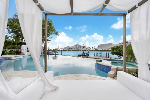 Снять в аренду виллу или дом в Майами-Бич, Флорида 10 спален, 1017.93м2, № 2050657 - фото 21