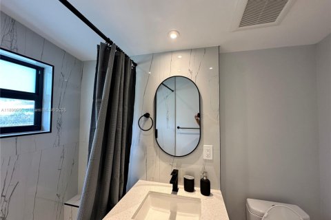 Villa ou maison à louer à Miami, Floride: 3 chambres, 120.77 m2 № 1944369 - photo 18