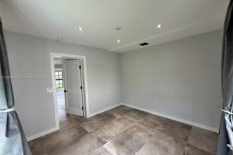 Villa ou maison à louer à Miami, Floride: 3 chambres, 120.77 m2 № 1944369 - photo 10