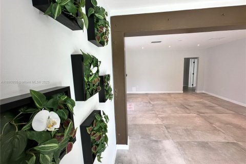 Villa ou maison à louer à Miami, Floride: 3 chambres, 120.77 m2 № 1944369 - photo 13