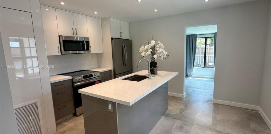 Villa ou maison à Miami, Floride 3 chambres, 120.77 m2 № 1944369