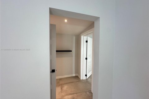 Villa ou maison à louer à Miami, Floride: 3 chambres, 120.77 m2 № 1944369 - photo 15