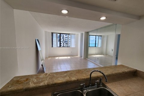 Copropriété à louer à Miami, Floride: 1 chambre, 55.74 m2 № 1973584 - photo 2
