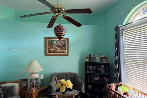 Купить виллу или дом в Уэст-Палм-Бич, Флорида 4 спальни, 204.38м2, № 2057115 - фото 2