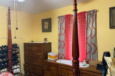 Купить виллу или дом в Уэст-Палм-Бич, Флорида 4 спальни, 204.38м2, № 2057115 - фото 9