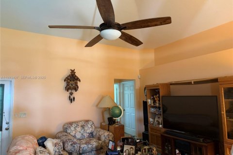 Купить виллу или дом в Уэст-Палм-Бич, Флорида 4 спальни, 204.38м2, № 2057115 - фото 3