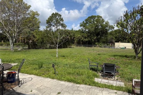 Купить виллу или дом в Уэст-Палм-Бич, Флорида 4 спальни, 204.38м2, № 2057115 - фото 13