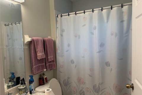 Купить виллу или дом в Уэст-Палм-Бич, Флорида 4 спальни, 204.38м2, № 2057115 - фото 10