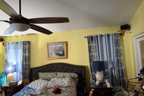 Купить виллу или дом в Уэст-Палм-Бич, Флорида 4 спальни, 204.38м2, № 2057115 - фото 11