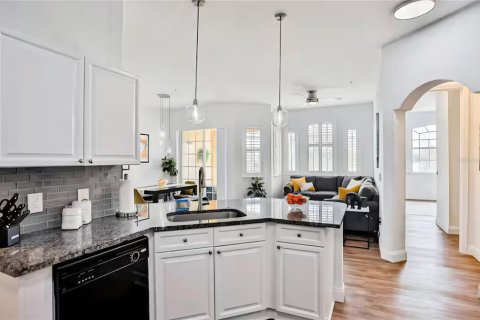 Condo in Davenport, Florida, 3 bedrooms  № 2102939 - photo 22
