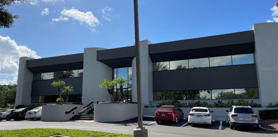 Propiedad comercial en Altamonte Springs, Florida 1386.47 m2 № 808125