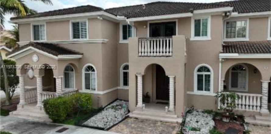 Таунхаус в Хомстед, Флорида 3 спальни, 146.79м2 № 2032898