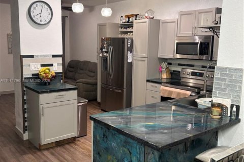 Купить таунхаус в Хомстед, Флорида 3 спальни, 146.79м2, № 2032898 - фото 2