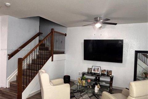 Купить таунхаус в Хомстед, Флорида 3 спальни, 146.79м2, № 2032898 - фото 4