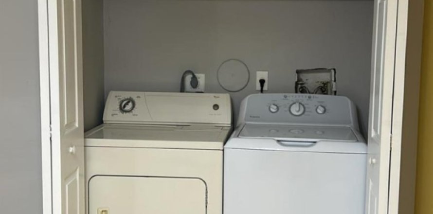 Дом в Уэст-Палм-Бич, Флорида 2 спальни, 80.55м2 № 1225628