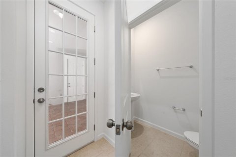 Townhouse in Kissimmee, Florida 3 bedrooms, 151.24 sq.m. № 2198275 - photo 11