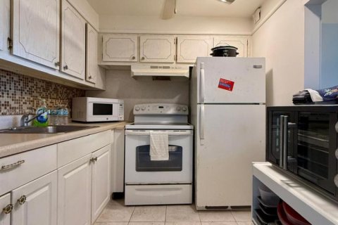 Купить кондоминиум в Бока-Ратон, Флорида 1 спальня, 66.89м2, № 1953684 - фото 11