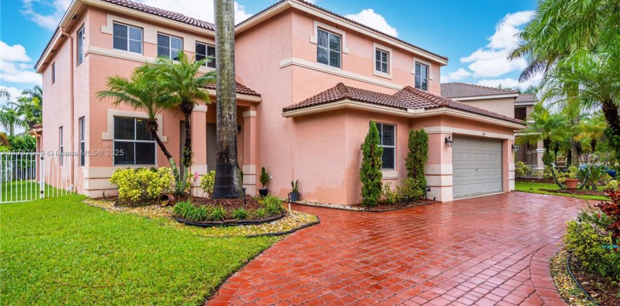 House in Weston, Florida 7 bedrooms, 305.93 sq.m. № 1968383