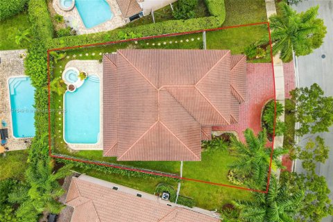 House in Weston, Florida 7 bedrooms, 305.93 sq.m. № 1968383 - photo 8