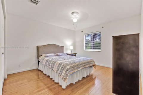 House in Weston, Florida 7 bedrooms, 305.93 sq.m. № 1968383 - photo 28