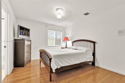 House in Weston, Florida 7 bedrooms, 305.93 sq.m. № 1968383 - photo 29