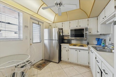 Copropriété à vendre à Hallandale Beach, Floride: 1 chambre, 78.69 m2 № 1940803 - photo 6
