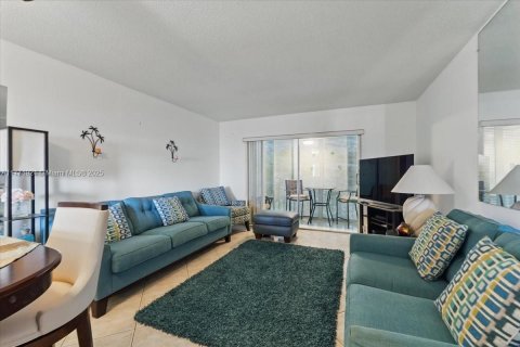 Copropriété à vendre à Hallandale Beach, Floride: 1 chambre, 78.69 m2 № 1940803 - photo 4