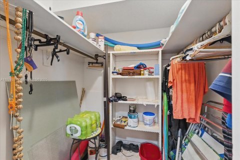 Copropriété à vendre à Hallandale Beach, Floride: 1 chambre, 78.69 m2 № 1940803 - photo 14