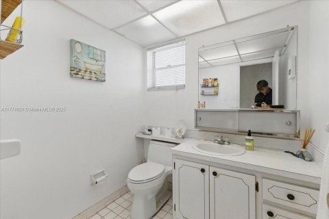 Copropriété à vendre à Hallandale Beach, Floride: 1 chambre, 78.69 m2 № 1940803 - photo 15