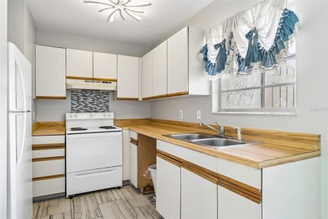 Townhouse in Winter Garden, Florida 1 bedroom, 70.23 sq.m. № 2386255 - photo 16