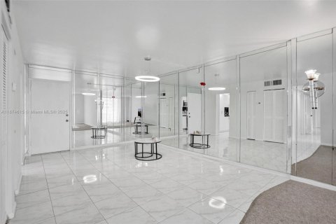 Condominio en venta en Hallandale Beach, Florida, 2 dormitorios, 111.48 m2 № 2014029 - foto 5