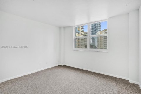 Condominio en venta en Hallandale Beach, Florida, 2 dormitorios, 111.48 m2 № 2014029 - foto 9