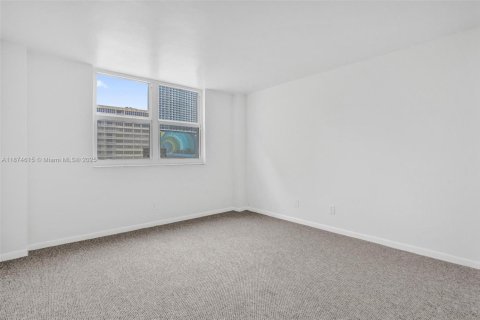 Condominio en venta en Hallandale Beach, Florida, 2 dormitorios, 111.48 m2 № 2014029 - foto 7