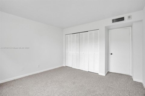 Condominio en venta en Hallandale Beach, Florida, 2 dormitorios, 111.48 m2 № 2014029 - foto 8