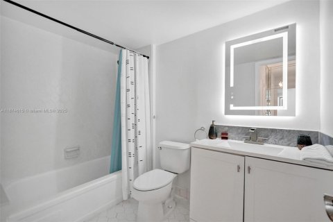 Condominio en venta en Hallandale Beach, Florida, 2 dormitorios, 111.48 m2 № 2014029 - foto 6