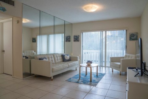 Apartment in Pompano Beach, Florida 2 bedrooms, 78.04 sq.m. № 2188220 - photo 6
