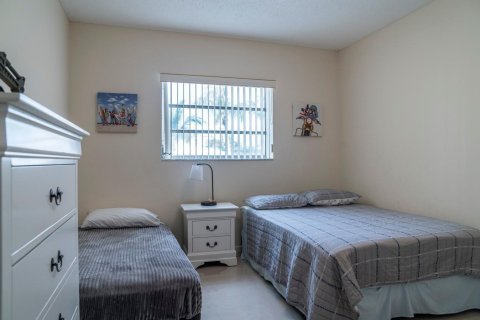 Apartment in Pompano Beach, Florida 2 bedrooms, 78.04 sq.m. № 2188220 - photo 12