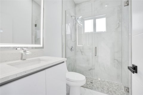 Villa ou maison à vendre à Cape Coral, Floride: 4 chambres, 213.21 m2 № 1999340 - photo 22