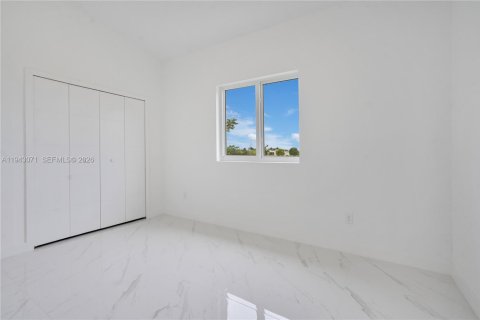 Villa ou maison à vendre à Cape Coral, Floride: 4 chambres, 213.21 m2 № 1999340 - photo 30