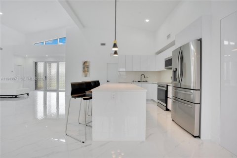 Villa ou maison à vendre à Cape Coral, Floride: 4 chambres, 213.21 m2 № 1999340 - photo 20