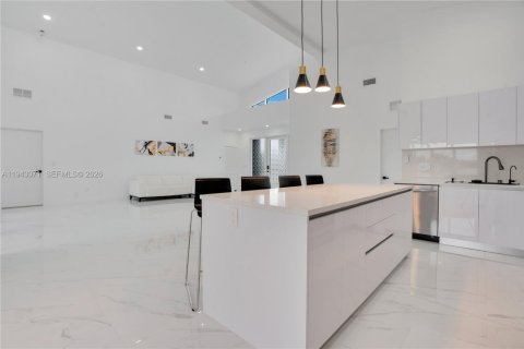 Villa ou maison à vendre à Cape Coral, Floride: 4 chambres, 213.21 m2 № 1999340 - photo 18