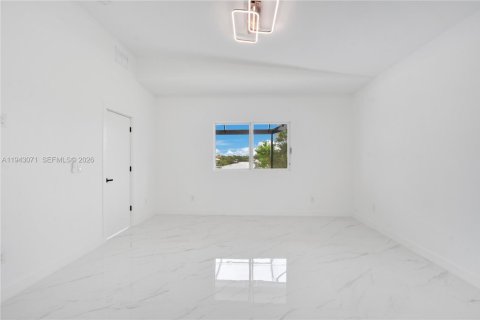 Villa ou maison à vendre à Cape Coral, Floride: 4 chambres, 213.21 m2 № 1999340 - photo 29